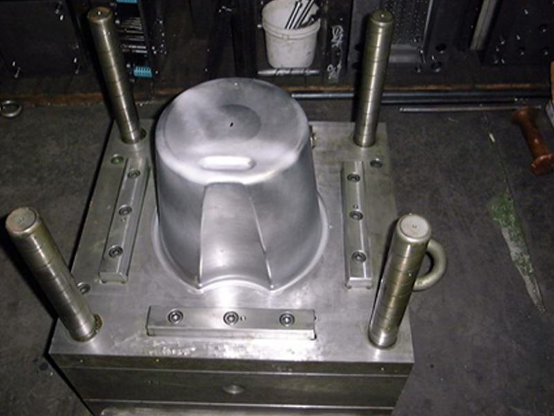 Molde de plástico cubeta