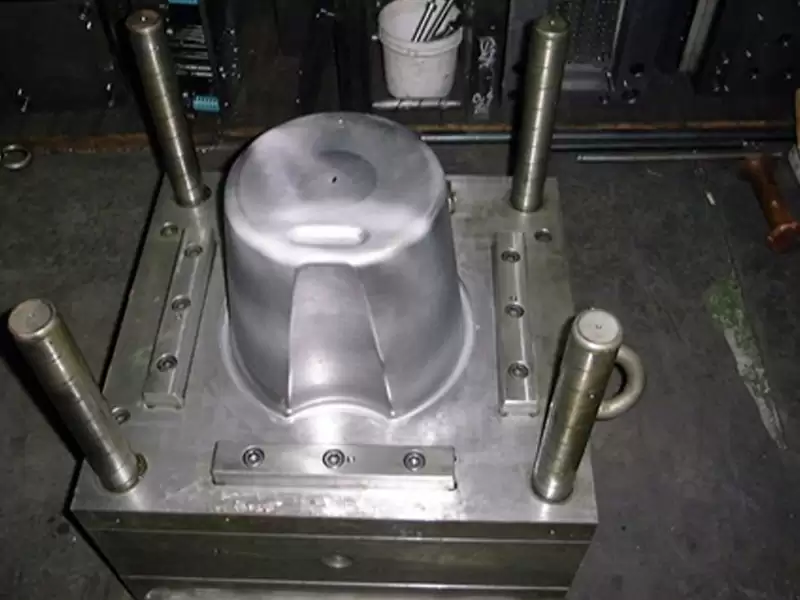 Molde de plástico cubeta