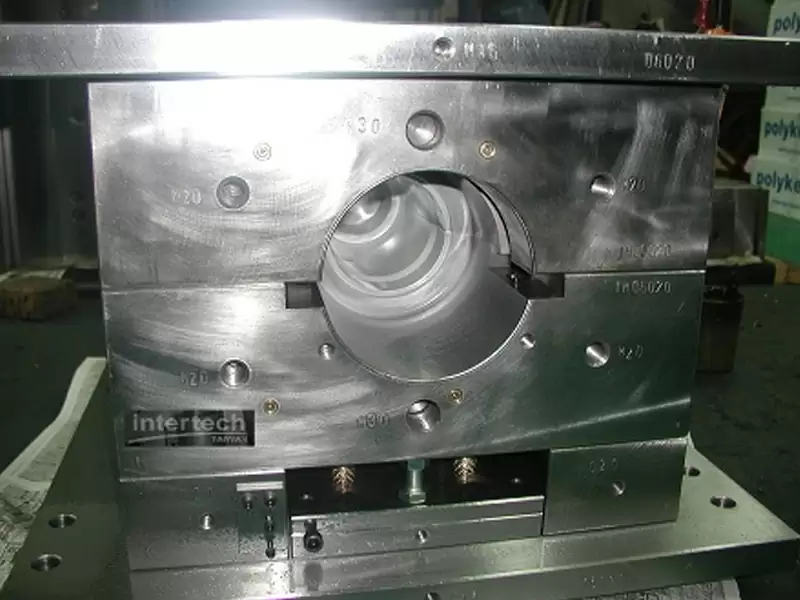 Tubo de molde apropiado